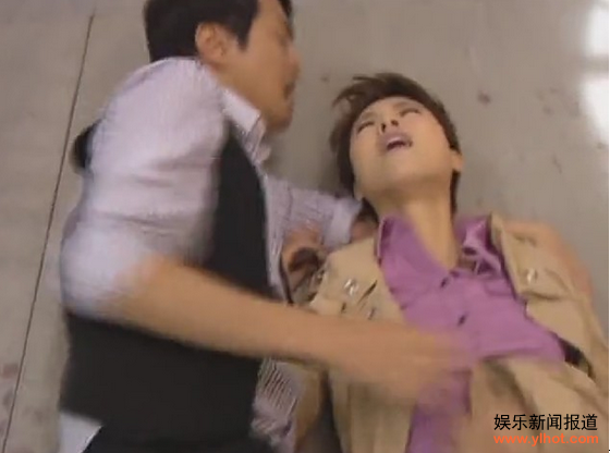 蒋卓君(陈茵媺)中枪倒地